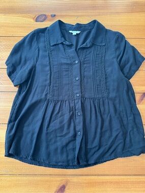 Lucky Brand Black Short-Sleeve Button Front Flowy Blouse, size Small